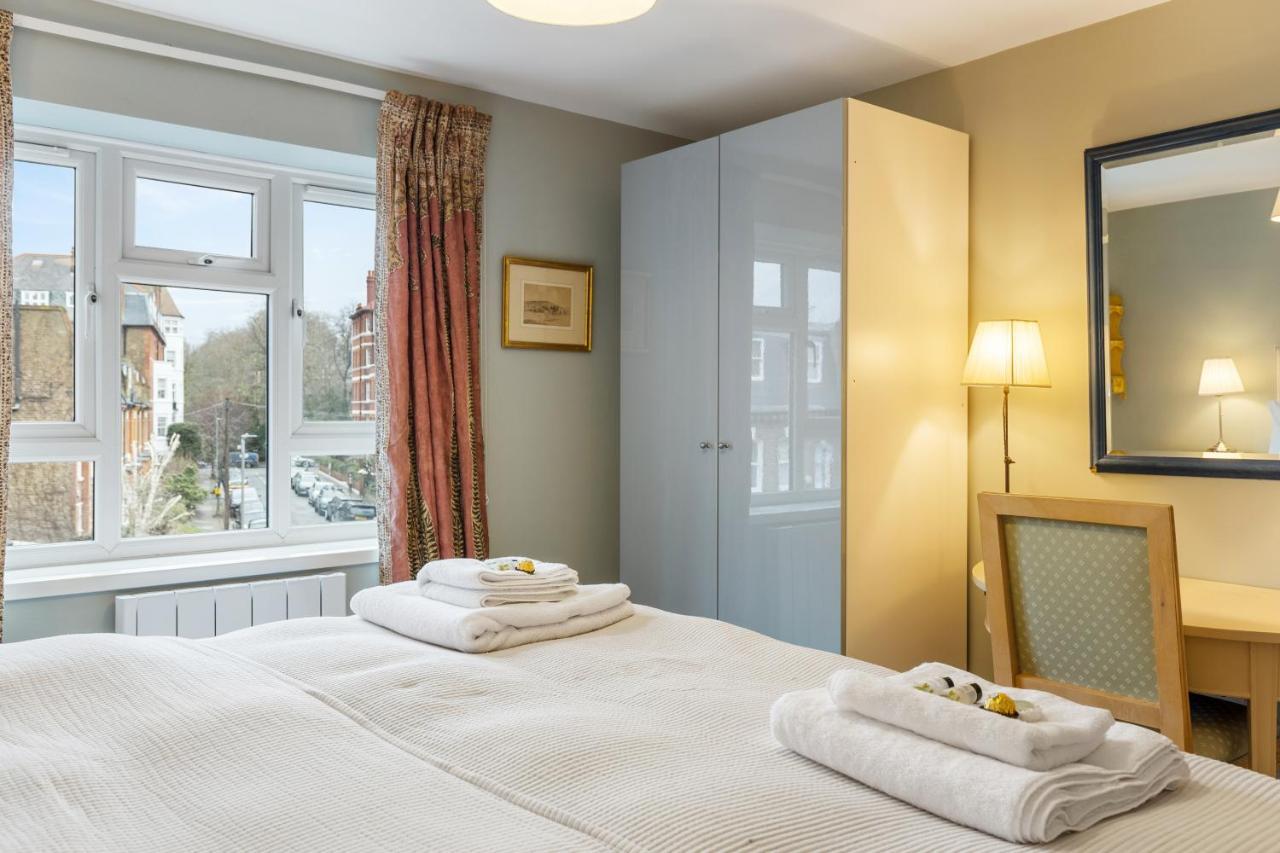Bright & Cosy Gem ~ Battersea Park View ~ King Bed Apartment London Bagian luar foto