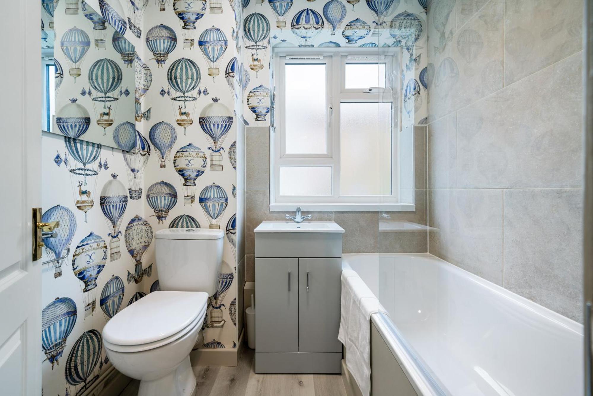 Bright & Cosy Gem ~ Battersea Park View ~ King Bed Apartment London Bagian luar foto
