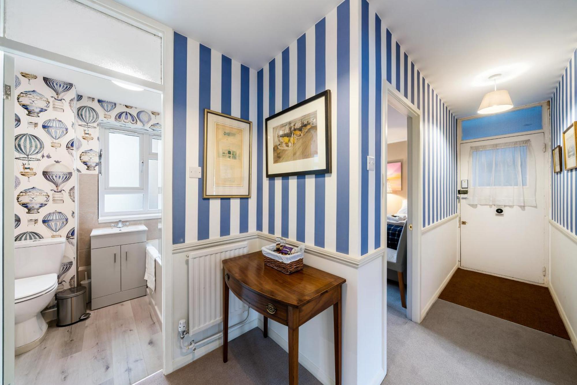 Bright & Cosy Gem ~ Battersea Park View ~ King Bed Apartment London Bagian luar foto