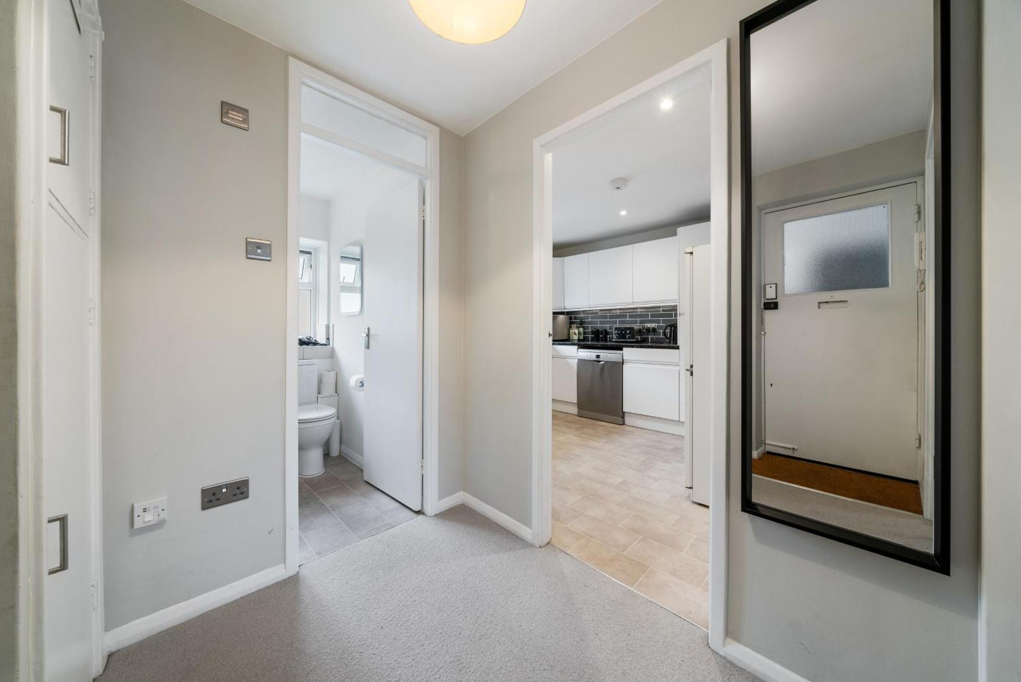Bright & Cosy Gem ~ Battersea Park View ~ King Bed Apartment London Bagian luar foto
