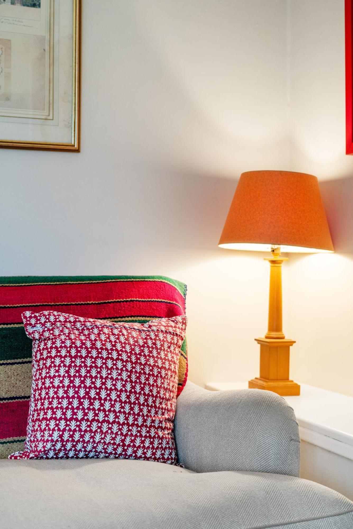Bright & Cosy Gem ~ Battersea Park View ~ King Bed Apartment London Bagian luar foto